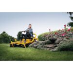 Cub-Cadet_ZT150_5.jpg